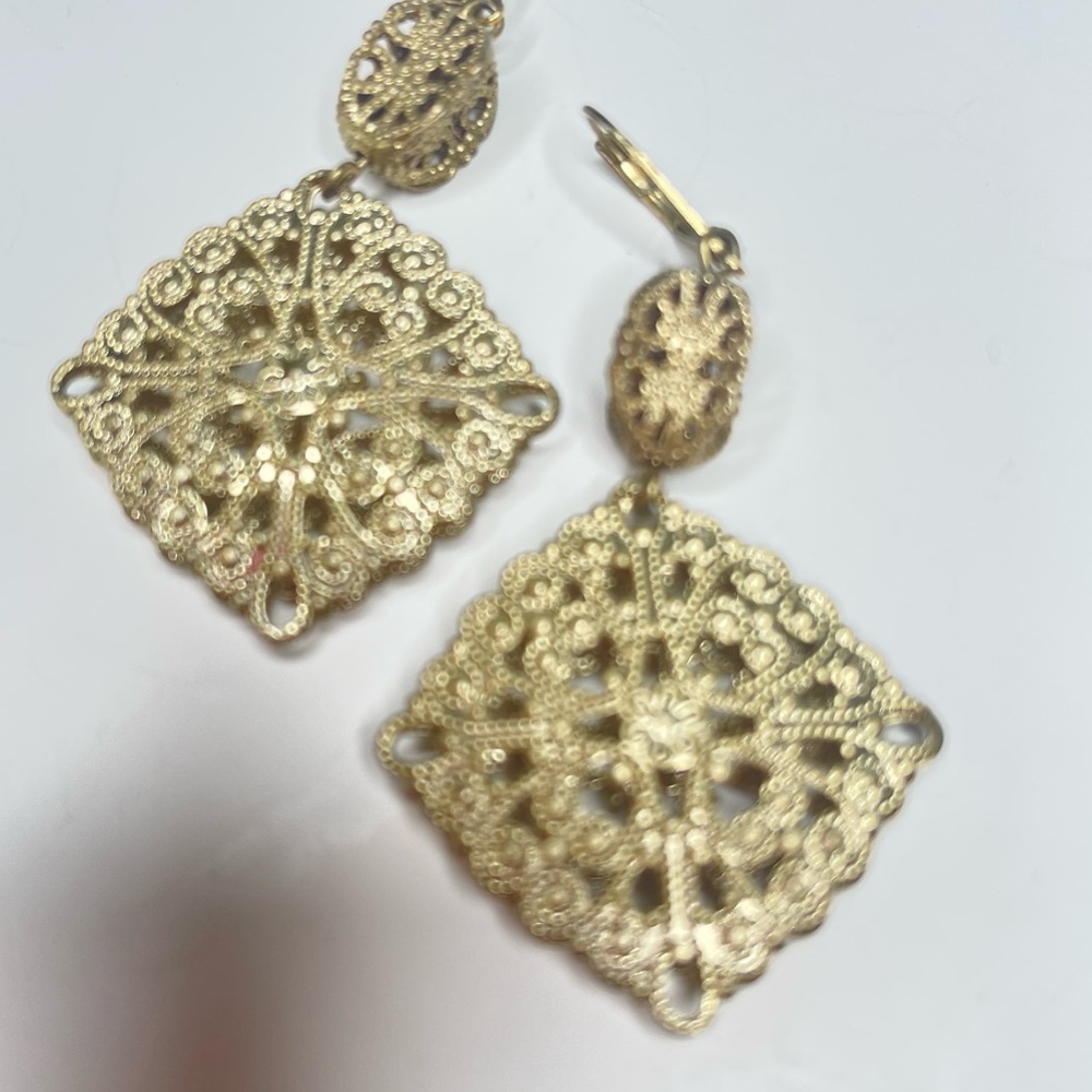 Dangling Gold-tone 3-D Filigree Square Earrings    1” square, 2.75” long